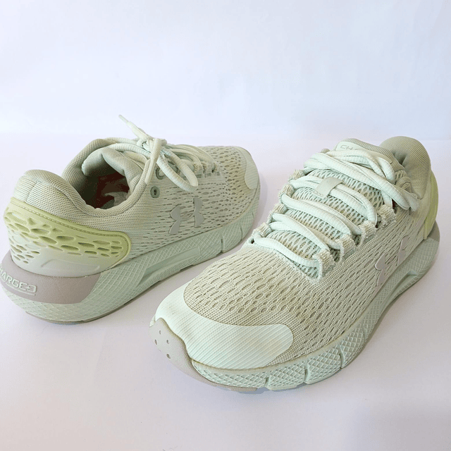 Under Armour , 37,5 1