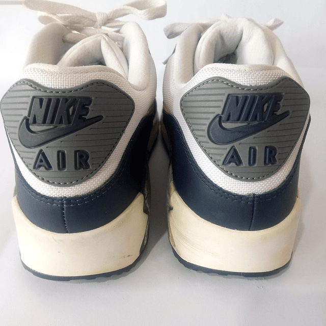 Nike Air Max Essential , 43 7