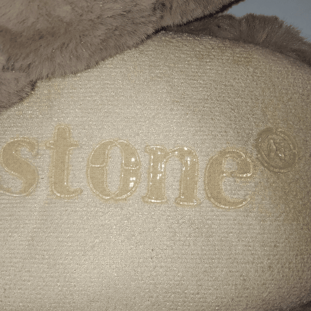 Brookstone , 37-48 5