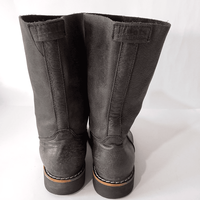 Roots , cuero , 35 4