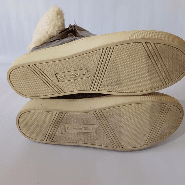 Universal Trends , 36 6