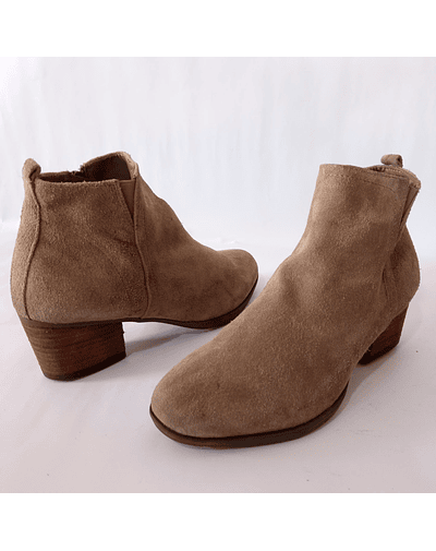 College , reno , 39,5