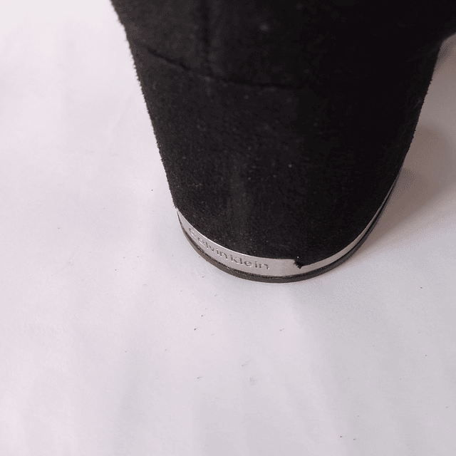 Calvin Klein , 38,5  5