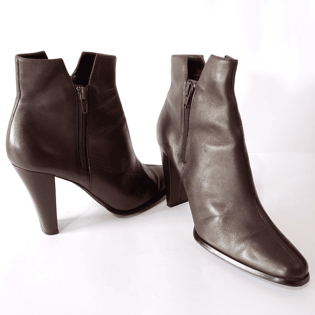 Newport , cuero , 37 3