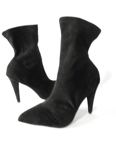 Anne Michelle , 38,5