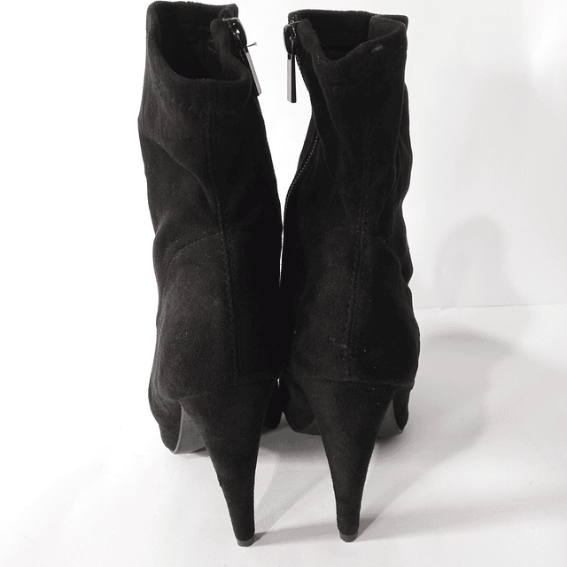 Anne Michelle , 38,5 4