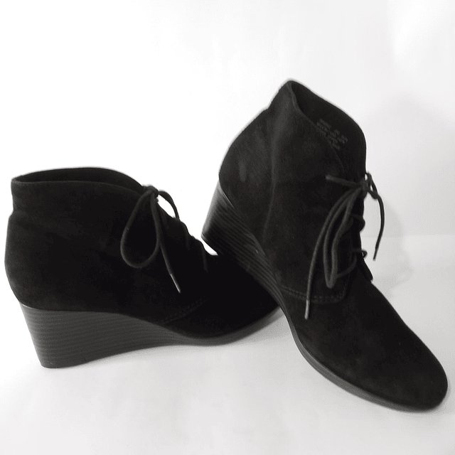 Clarks , reno , 38 2