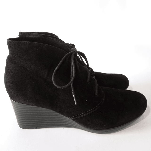 Clarks , reno , 38 3