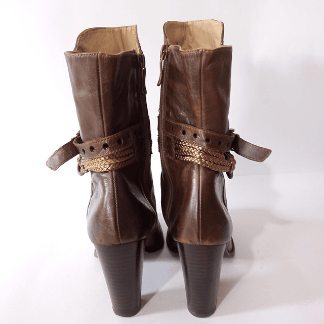 Two Lips , cuero , 37 2