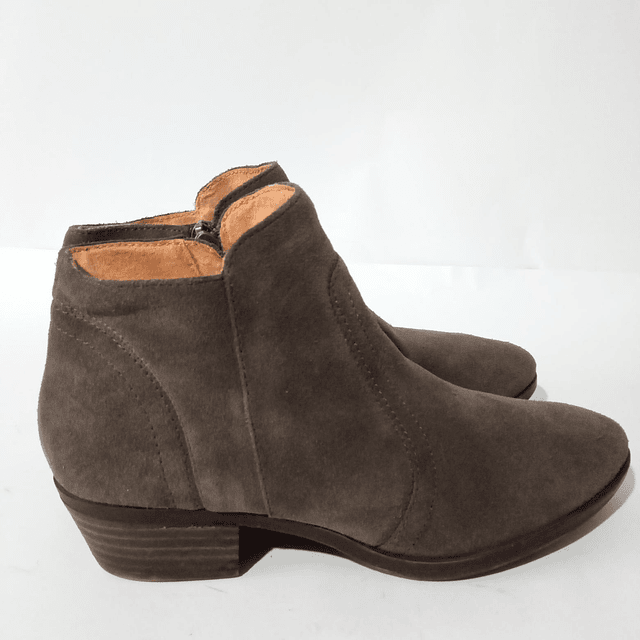 Lucky Brand , reno , 37 2