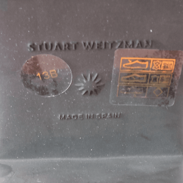 Stuart Weitzman , 42  8