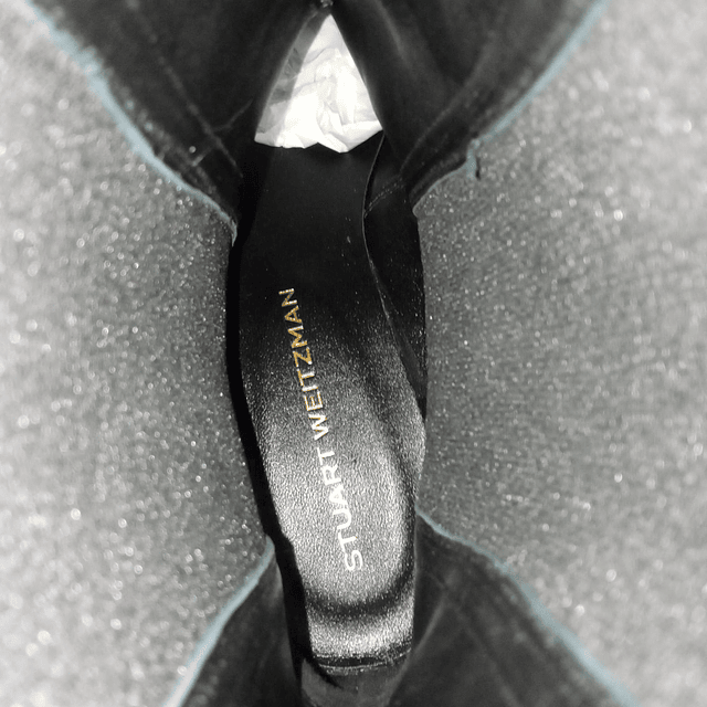 Stuart Weitzman , 42  9