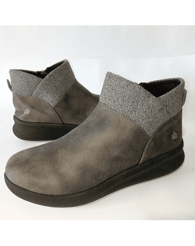 Clarks , 36,5