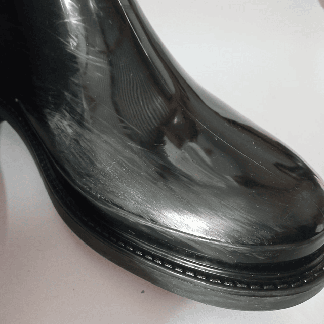 Calvin Klein, goma , 38 4