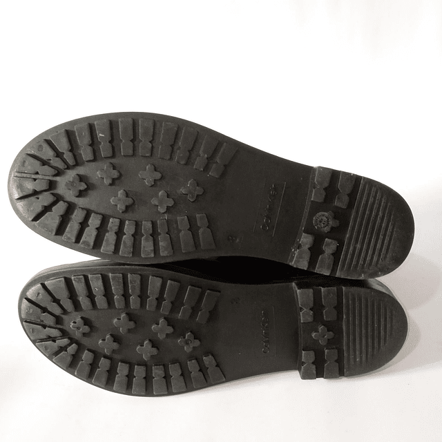 Calvin Klein, goma , 38 8