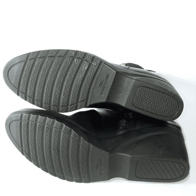 Carlo Rosetti , cuero , 38 8