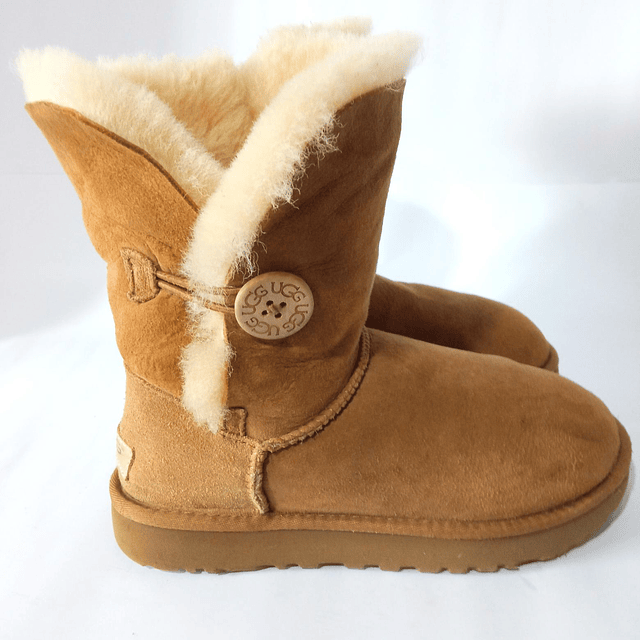 UGG Bailey Button II , 36 3