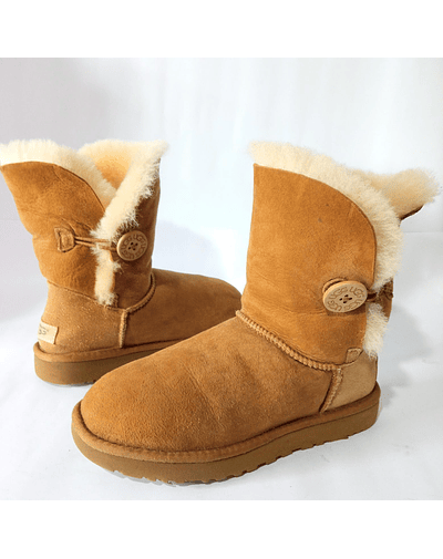 UGG Bailey Button II , 36