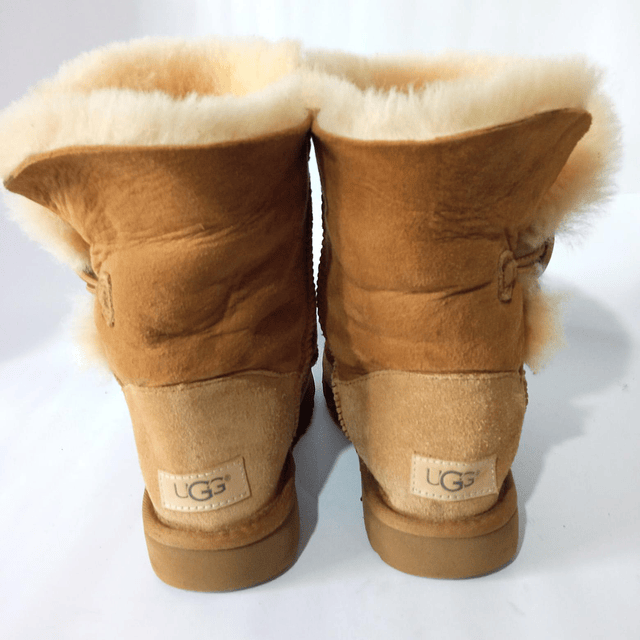UGG Bailey Button II , 36 4