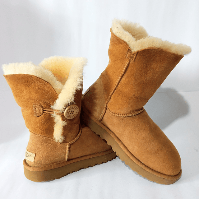 UGG Bailey Button II , 36 7