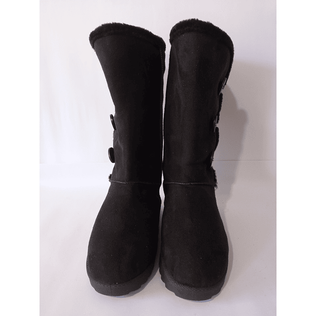 Olivia Miller , 40 3