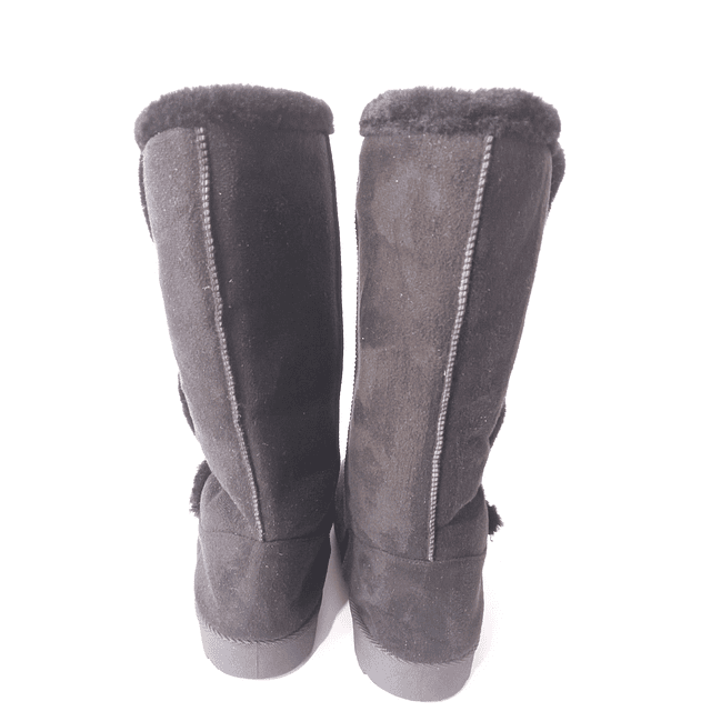 Olivia Miller , 40 4