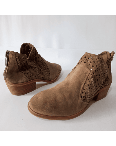 Vince Camuto , reno , 36