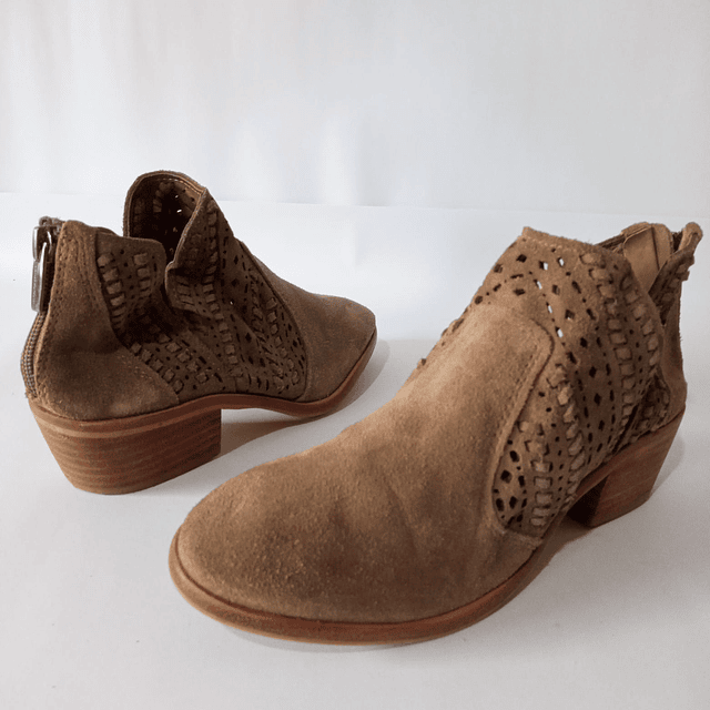 Vince Camuto , reno , 36 1