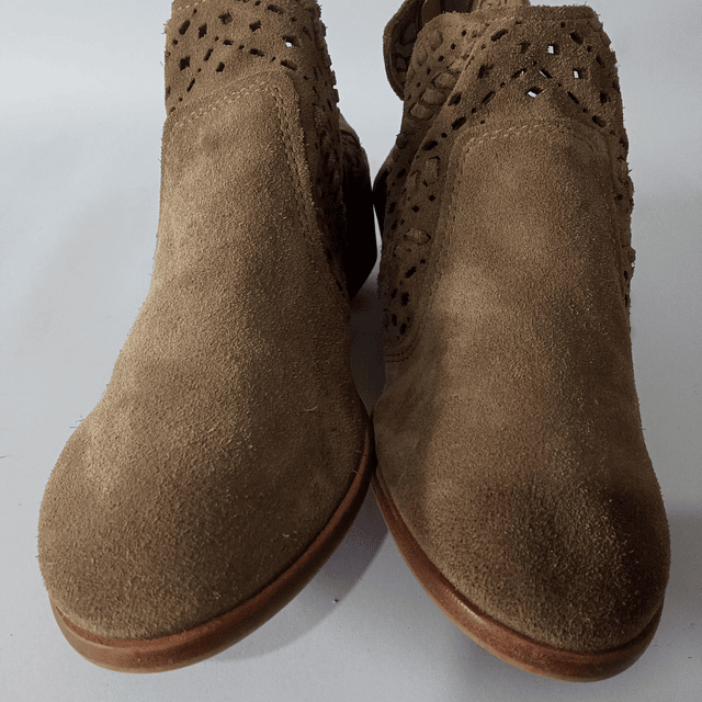 Vince Camuto , reno , 36 2