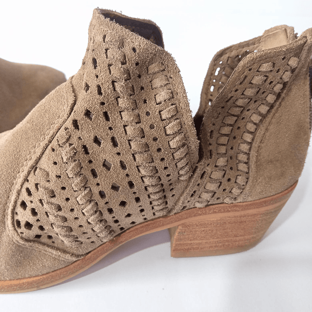 Vince Camuto , reno , 36 7