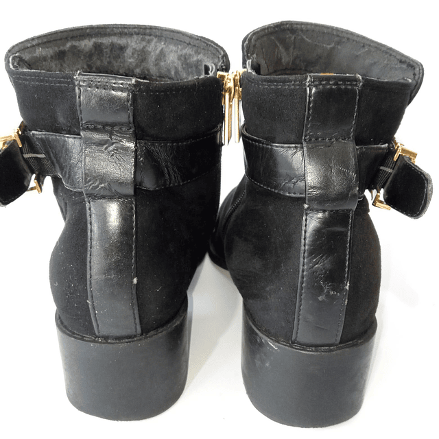 Tommy Hilfiger , 38 3