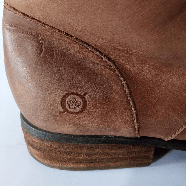 Born , cuero , 39,5 8