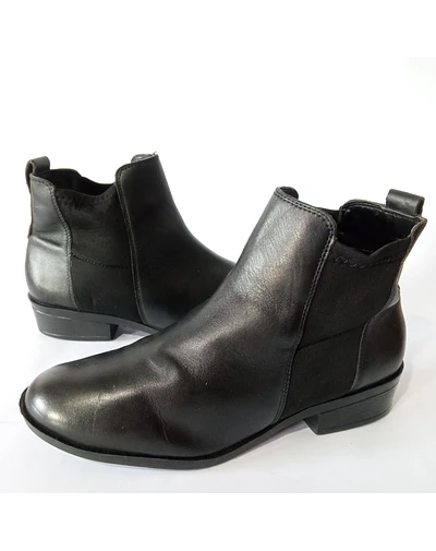 Andrea , cuero , 38,5