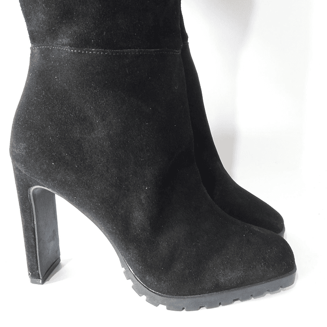 Jennifer Lopez  , reno , 36 5