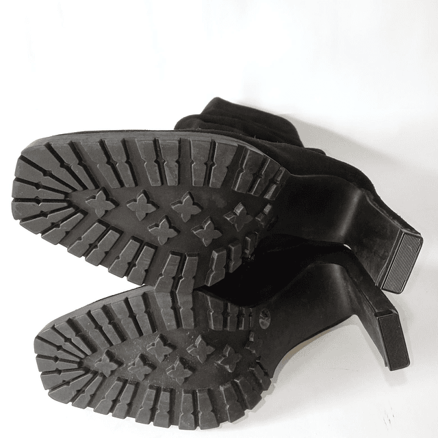 Jennifer Lopez  , reno , 36 10