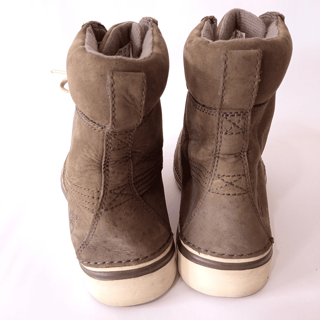 Timberland , cuero ,37,5 3