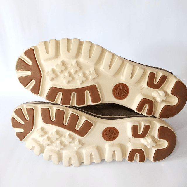 Timberland , cuero ,37,5 11