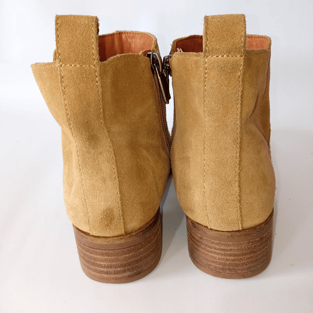 Lucky Brand , reno ,36,5 5