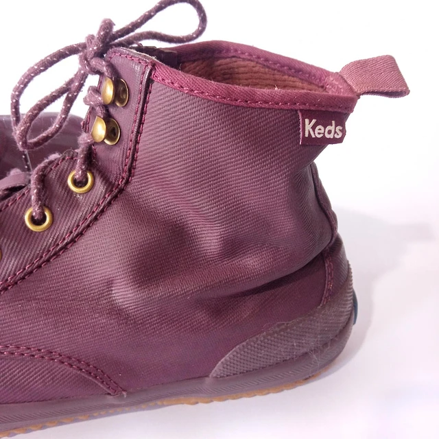 Keds . 40 4