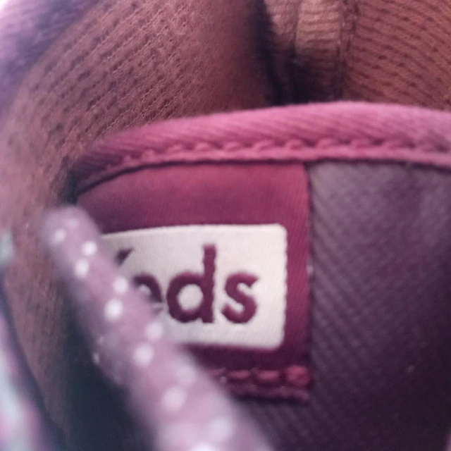 Keds . 40 7