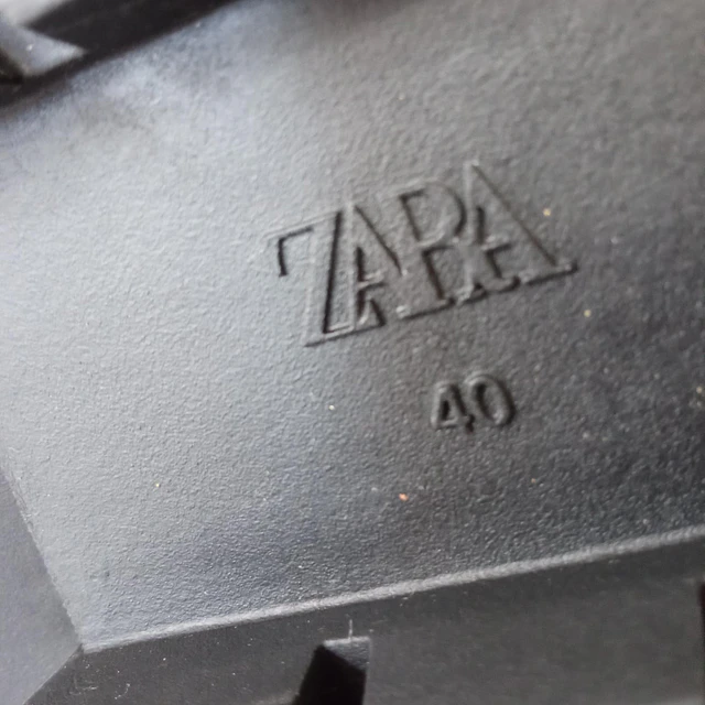 Zara , 40 3