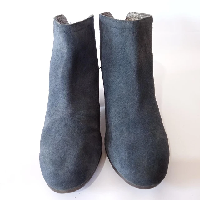 Kenneth Cole , reno , 38 2