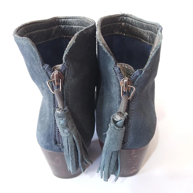 Kenneth Cole , reno , 38 4