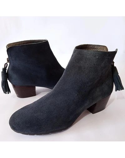 Kenneth Cole , reno , 38