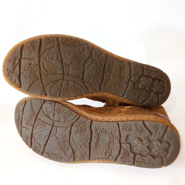 Born , cuero , 37,5 6