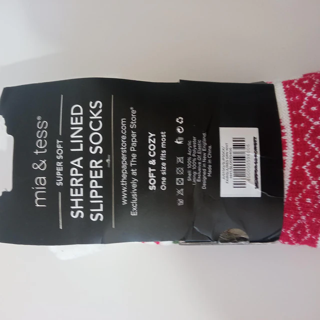 Mia & Tess , 38-39 2