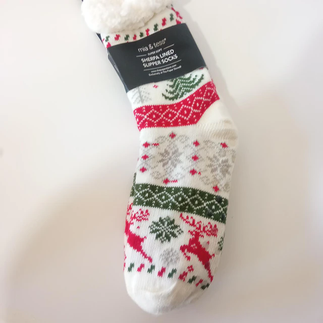 Mia & Tess , 38-39 1