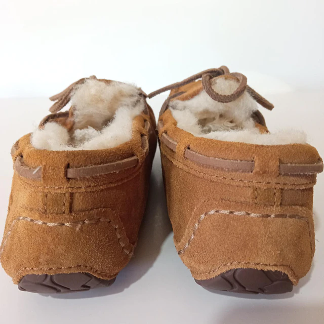 UGG Dakota , 32 5