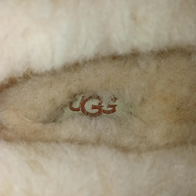 UGG Dakota , 32 7