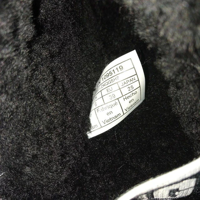 UGG Fluff , 38 5